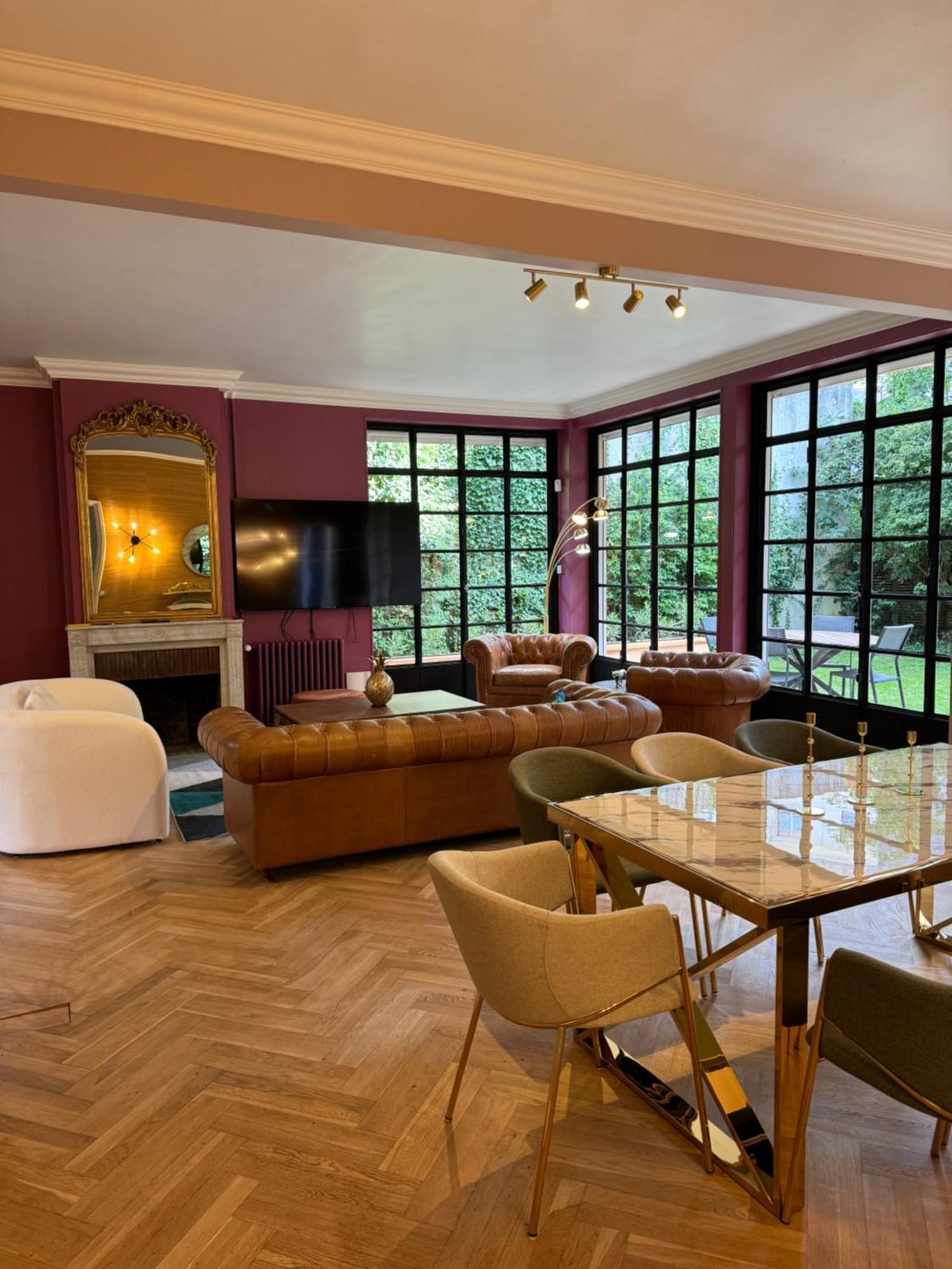 Erawan Boutique Hotel Évreux Exteriör bild